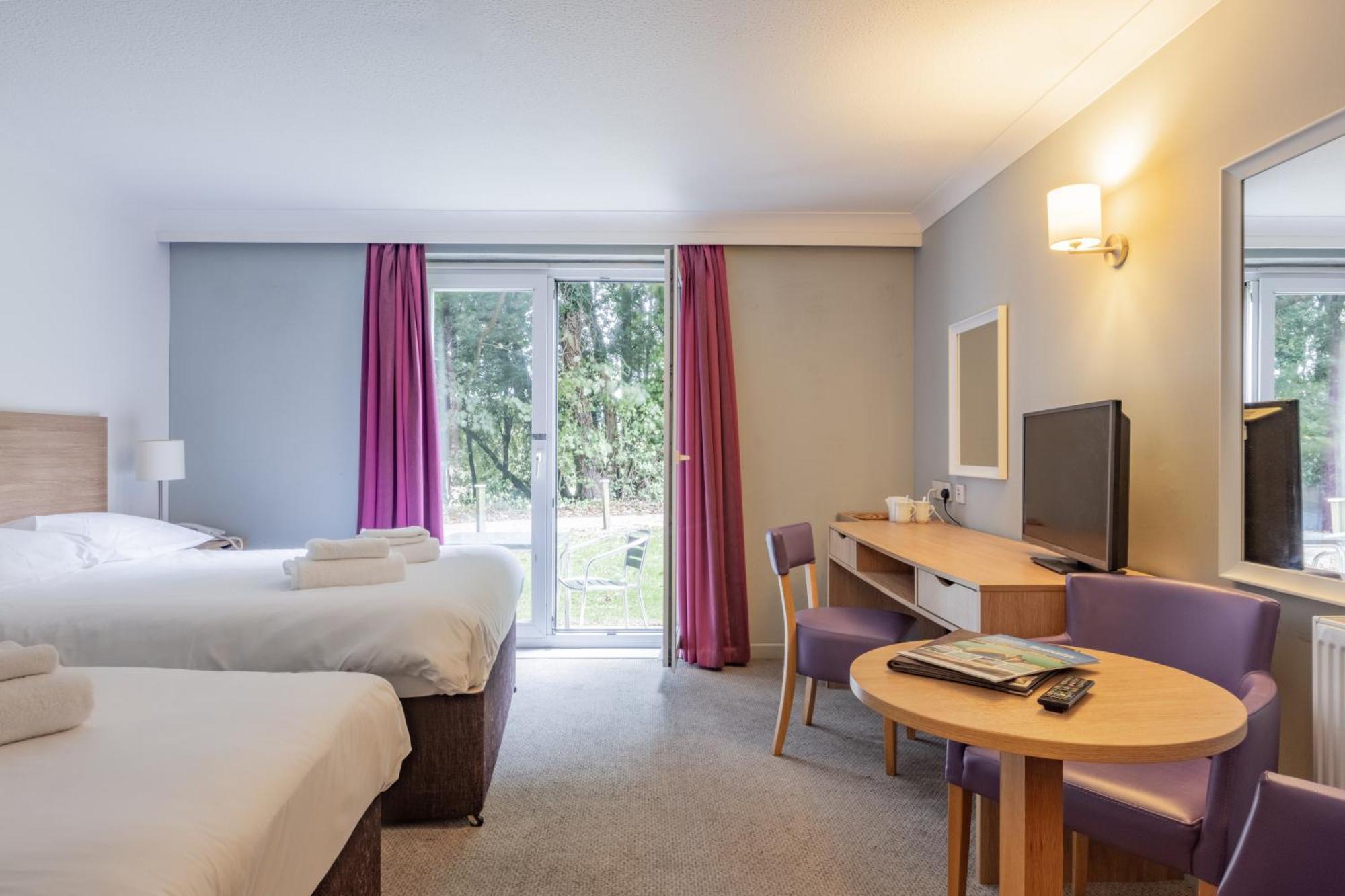 The Broadway Park Hotel Sandown Exteriör bild
