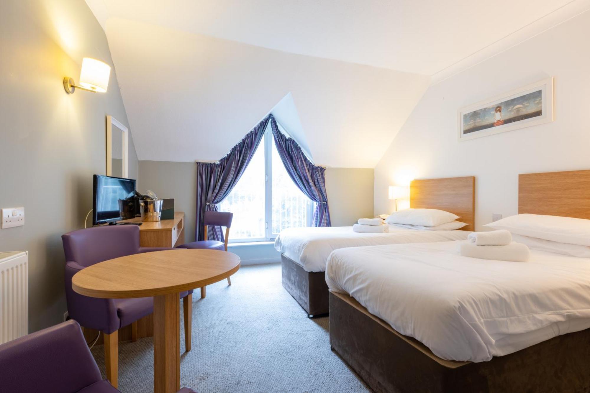The Broadway Park Hotel Sandown Exteriör bild