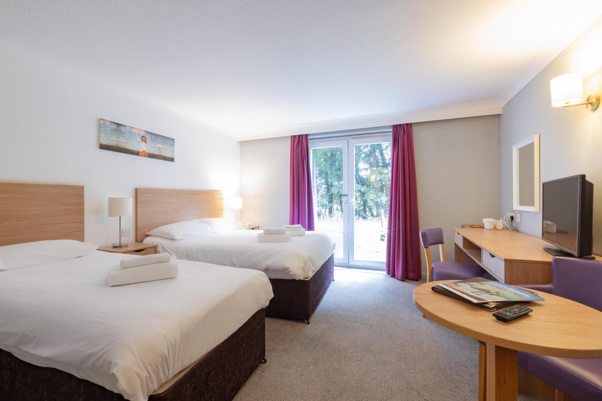 The Broadway Park Hotel Sandown Exteriör bild