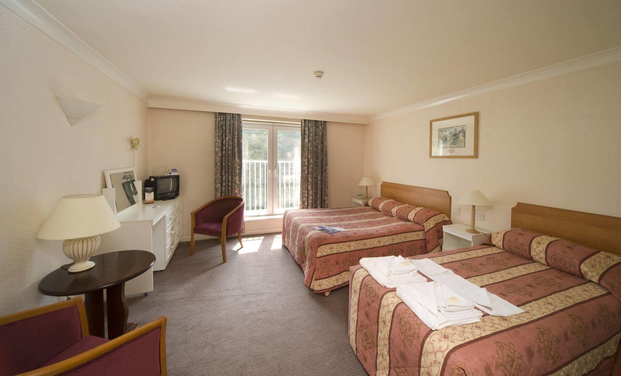 The Broadway Park Hotel Sandown Exteriör bild